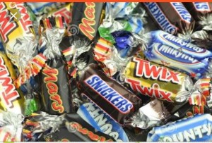 Create meme: candy Snickers Mars bounty, Snickers candy weight, candy Mars Snickers photos