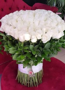 Создать мем: огромный букет белых роз, белые розы, 101 белая роза