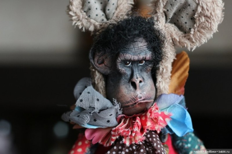 Create meme: exhibition of dolls on tishinka 2021, painted monkey, toy 
