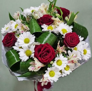 Create meme: bouquet CVT, a bouquet of flowers, a bouquet of 9 roses and chrysanthemums