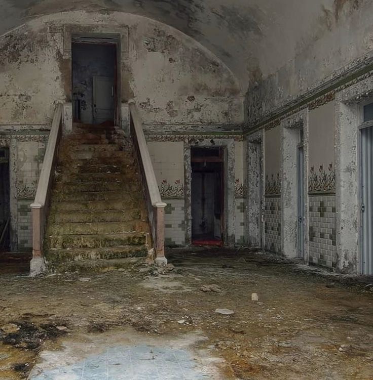 Create meme: The abandoned Belitz-Heilstetten Hospital, abandoned house, abandoned hospital