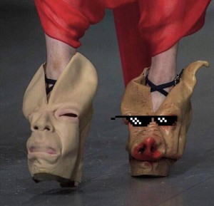 Создать мем: shoe gag, нелепая одежда, обувь
