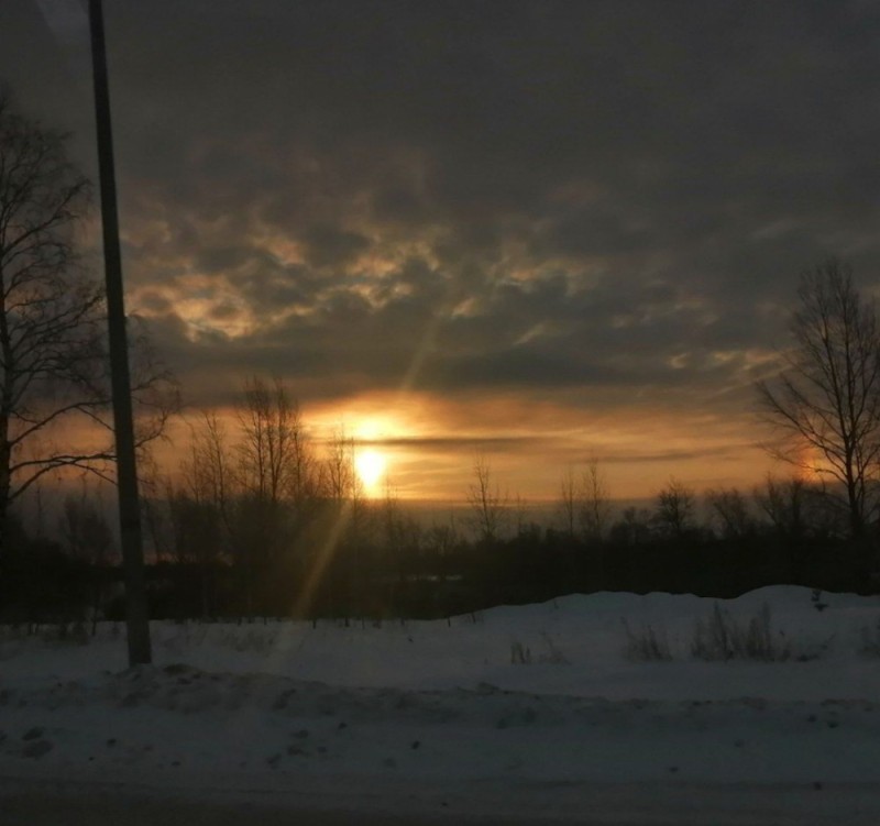 Create meme: The three suns halo effect, winter sky, the halo phenomenon