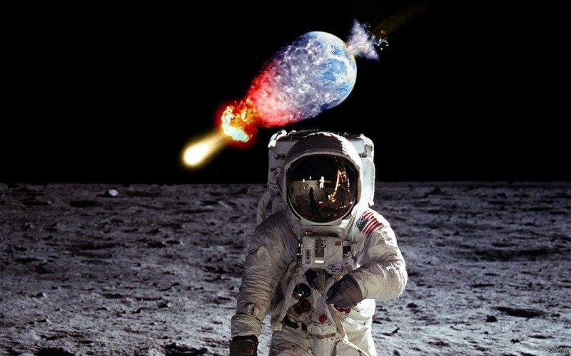 Создать мем: аполлон-11 фильм 2019, космонавт на фоне взрыва, нил армстронг и базз олдрин