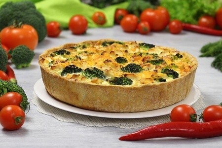 Create meme: lauren's quiche with chicken, kish lauren, quiche with chicken