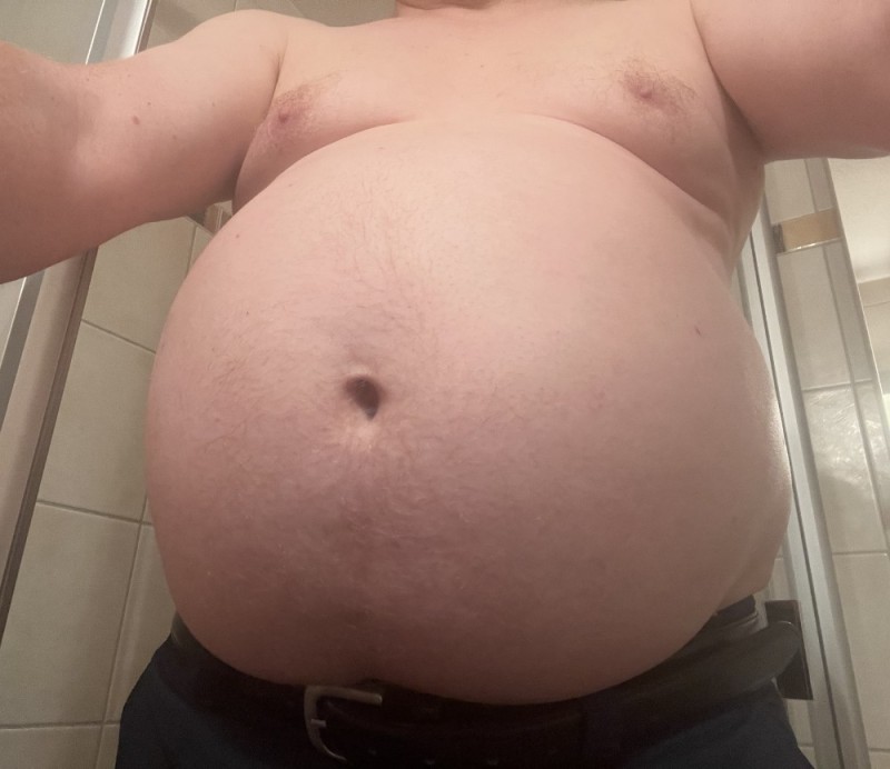 Create meme: men with a belly, fat belly, big belly in men
