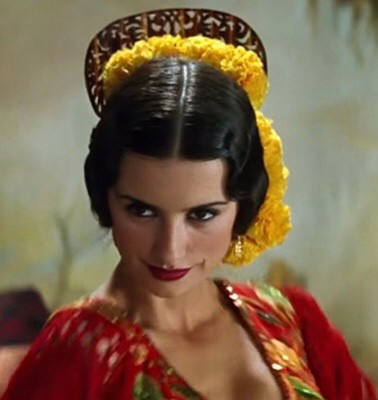 Create meme: Penelope Cruz is the Queen of Spain, Salma Hayek Frida, Penelope Cruz is Spanish