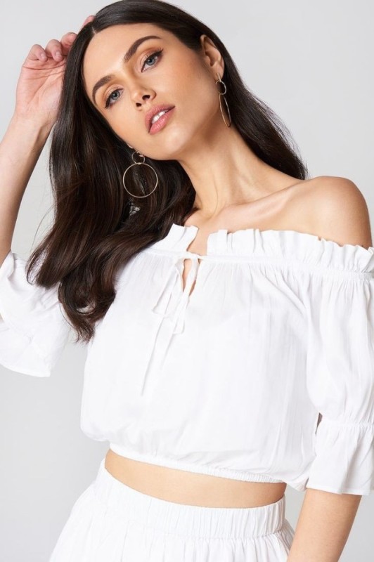 Create meme: fashionable clothes, off-the-shoulder blouse, white crop top