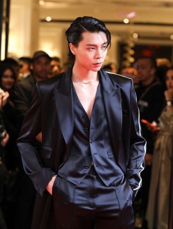 Create meme: Johnny nct met gala, male , Asian 