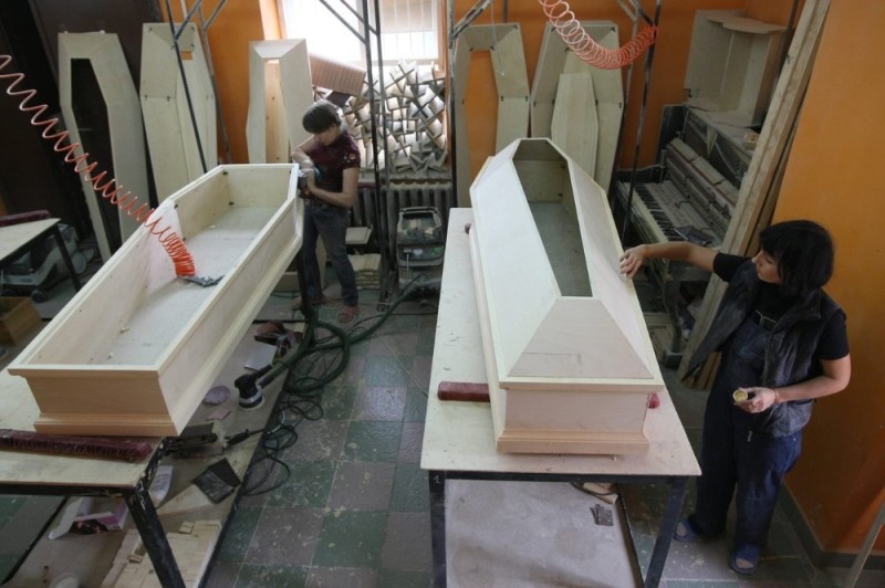 Create meme: zinc coffins, the coffin , Zinc coffin load 200 window