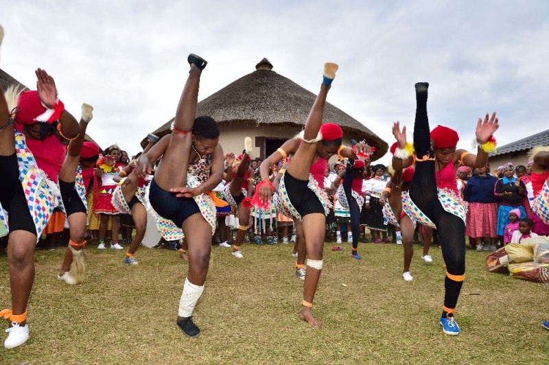 Create meme: South Africa Zulus, Zulu girls dance, African folk dance