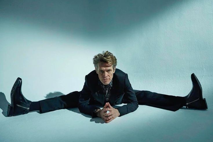 Create meme: willem dafoe, willem dafoe, shoes 