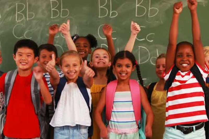 Создать мем: spanish elementary school students, kids, школьник