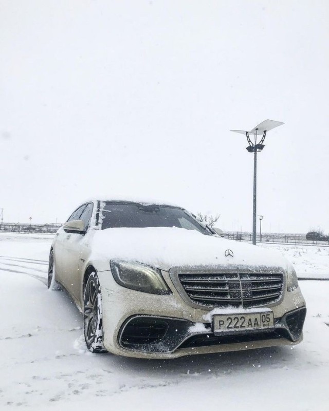 Создать мем: mercedes w 222 amg, 222 мерседес, мерседес 222 s класс