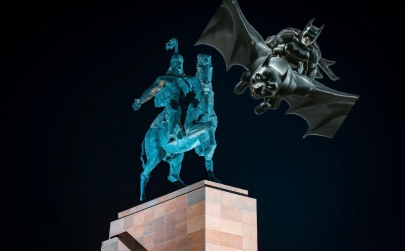 Create meme: Salavat Yulaev monument, lion statue Yerevan, Bishkek monuments