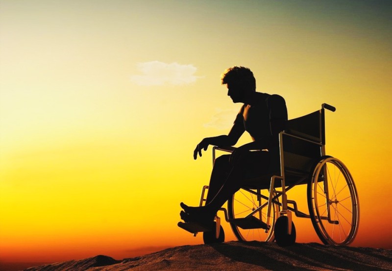 Создать мем: инвалид, помощь инвалидам на коляске, инвалидное кресло