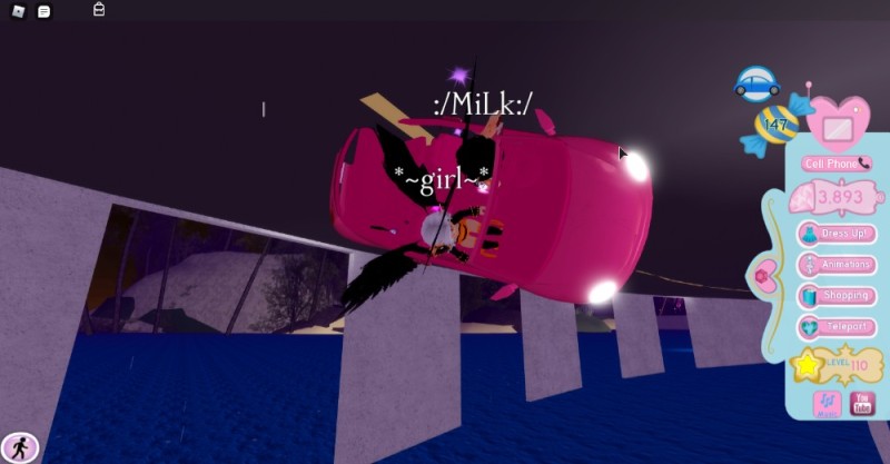 Create meme: royal high roblox, piano in roblox, royal high parasol