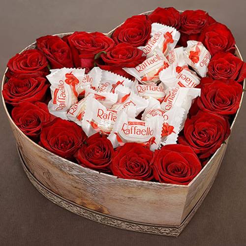 Create meme: Raffaello Rosa, Raffaello box, roses in box