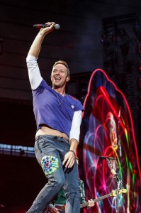 Создать мем: coldplay stage, coldplay band 2021, chris martin