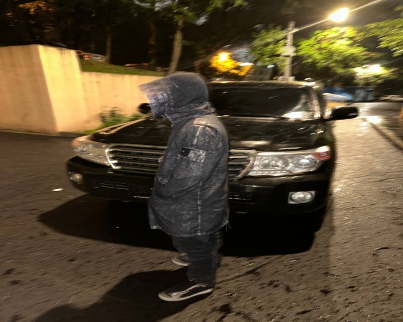 Create meme: black car, photo of friends, feet 