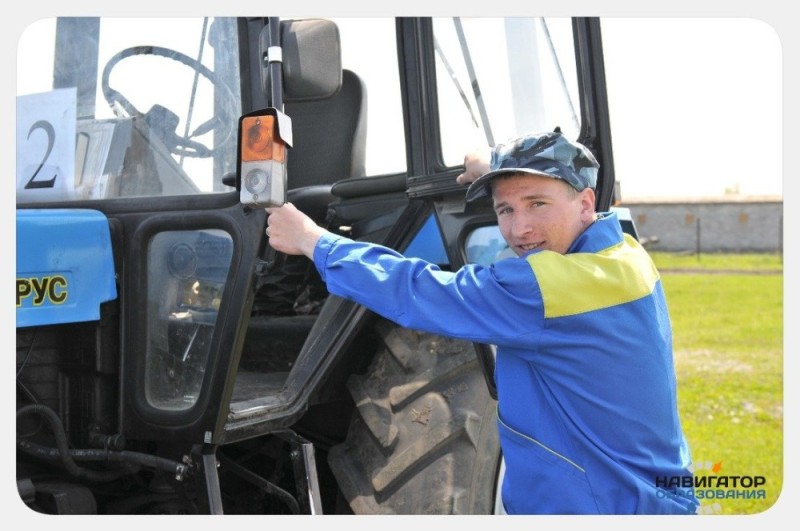 Create meme: tractor driver machinist, tractor , tractor driver