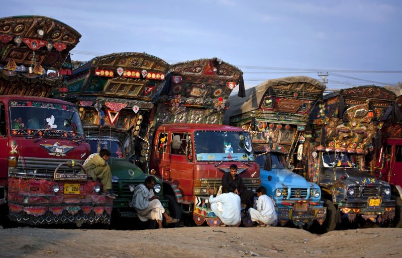 Create meme: trucks of pakistan, pakistani trucks, indian truck