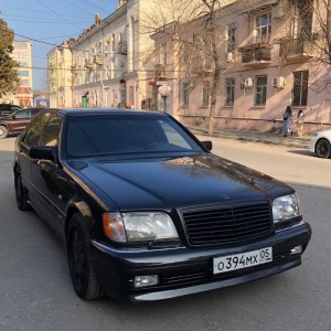 Создать мем: Mercedes-Benz S-klasse V (W221), mercedes s class 1998 brabus, mercedes-benz s-класс