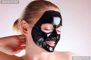 Создать мем: активированный уголь, черная маска, маска от чёрных точек покупная