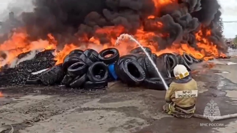 Create meme: tires are burning, tire fire, The tire warehouse is on fire