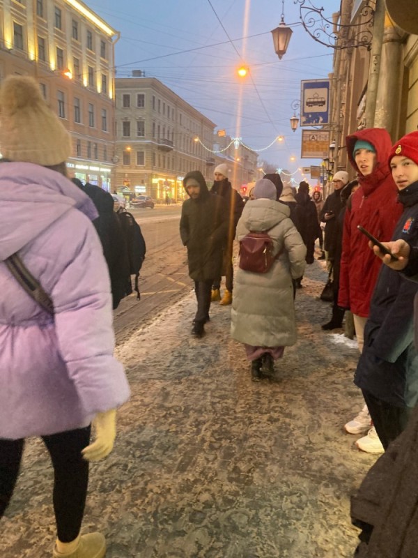 Create meme: feet , palace square Christmas tree, Saint Petersburg