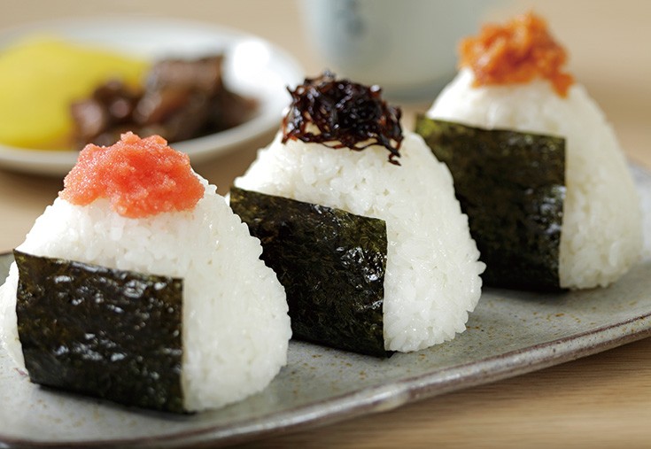 Create meme: Onigiri in nori, onigiri recipe for cooking at home, Japanese rice dishes