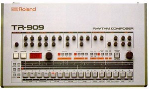 Создать мем: roland 909, синтезаторы roland 909, драм-машина «roland tr-909