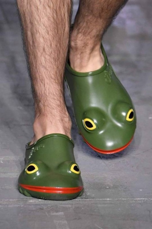 Create meme: shoes , new shoes with toads, wellipets frog boots