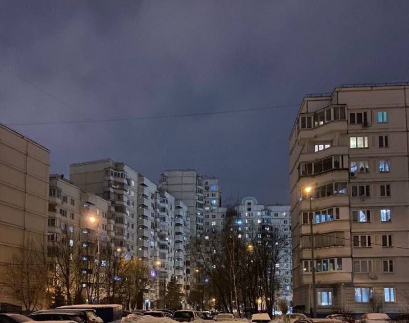 Создать мем: мебель, пейзаж городской, двор