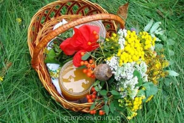 Create meme: honey saved on August 14, honey saved makovei, bouquet of poppies on honey saved