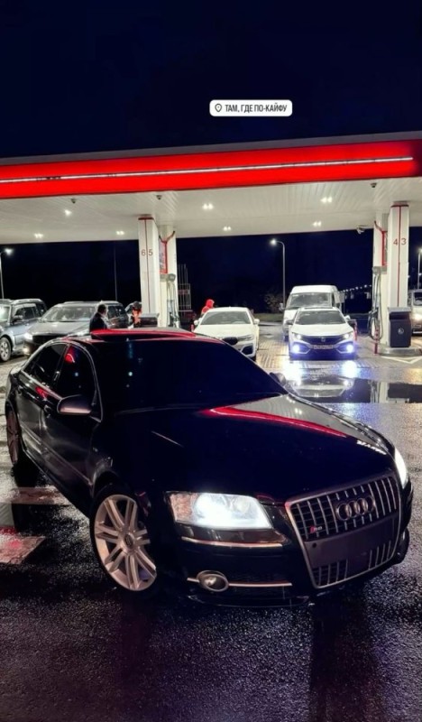 Создать мем: ауди а 8 д 4, audi s 8 d 3, ауди s8 d3