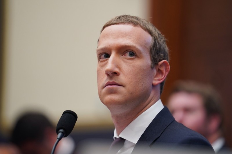 Create meme: mark Zuckerberg , zuckerberg in russia, peter cooper hewitt