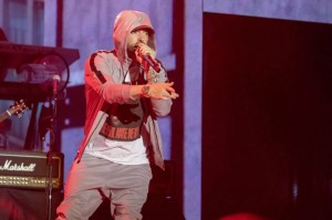 Создать мем: eminem 2009 live, эминем 2020, eminem 2018 live