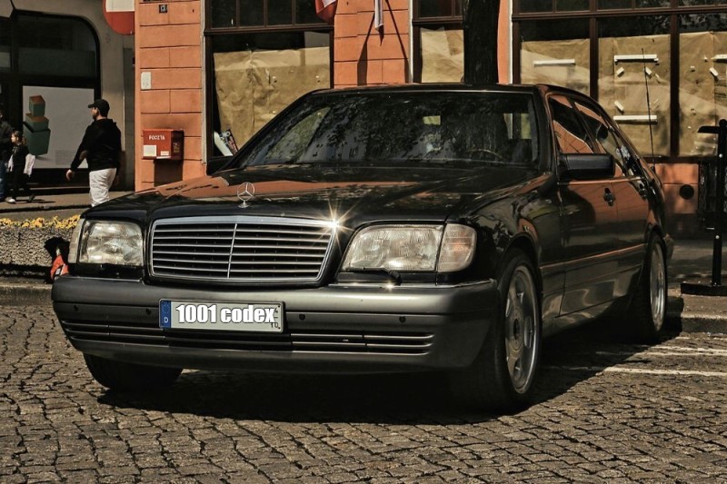 Создать мем: w140 рестайлинг, мерседес s 600 w 140, мерседес кабан 730