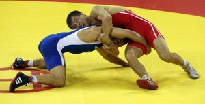 Создать мем: секция вольной борьбы в москве, wrestle, борьба людей