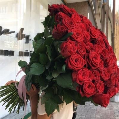 Create meme: a bouquet of red roses, 101 roses of Ecuador, Ecuadorian roses 40 50 60 mi