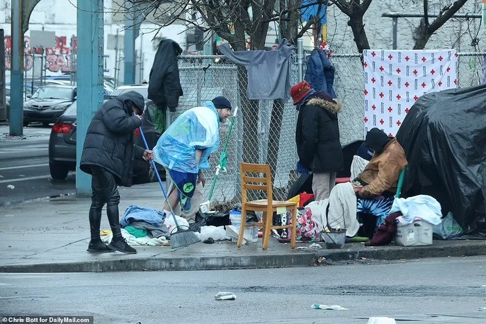 Create meme: homeless people in the USA, San Francisco bums, people