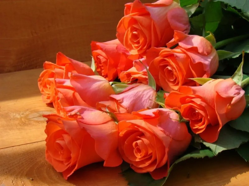 Create meme: orange roses, photos of friends, a beautiful bouquet of flowers 