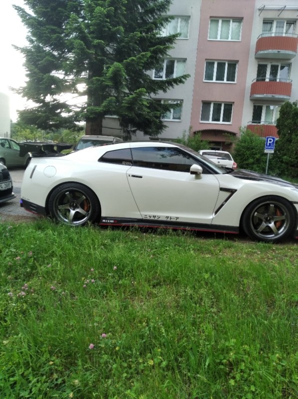 Create meme: nissan gt-r, nissan gtr 2009, nissan gtr r35 Moscow