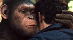 Создать мем: планета обезьян 2011, обезьяна шепчет на ухо планета обезьян, планеты обезьян