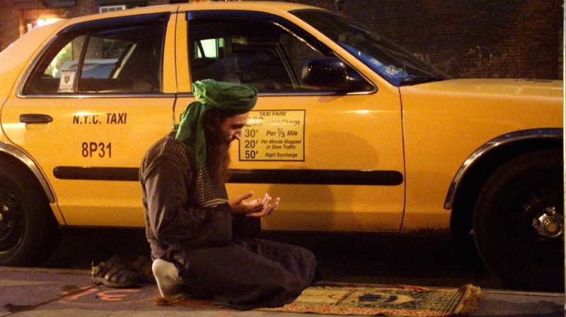 Create meme: Islamic taxi, an Arab in a taxi, homeless taxi