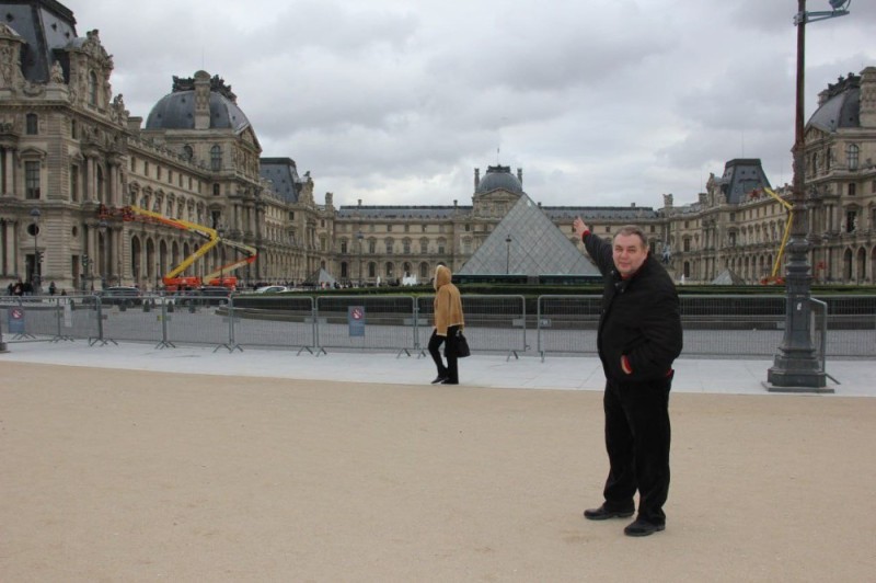 Create meme: Chatelet Square in Paris, Louvre France, Tuileries Palace in Paris