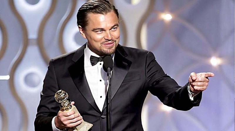 Create meme: leo dicaprio oscar, dicaprio Leonardo Wilhelm, Leonardo DiCaprio with oscar