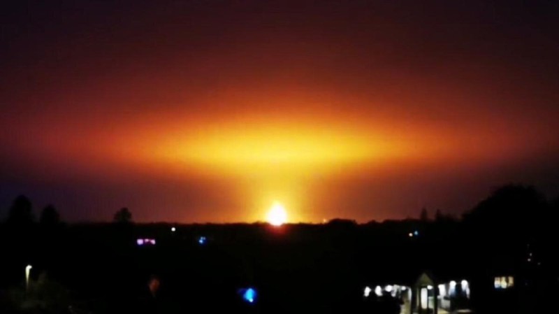 Create meme: blurred image, the explosion of a gas pipeline in Siberia in 1982, sunset 