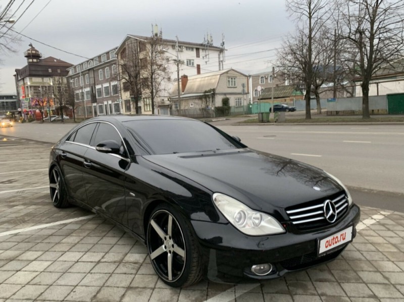 Create meme: mercedes CLS 350 black, Mercedes CLS 500 2007, mercedes-benz cls-class